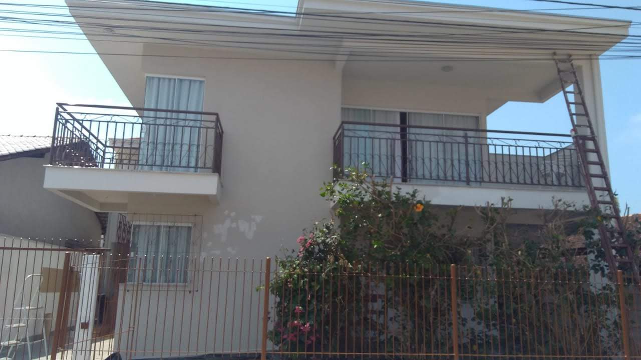 Pintura exterior de moradia
