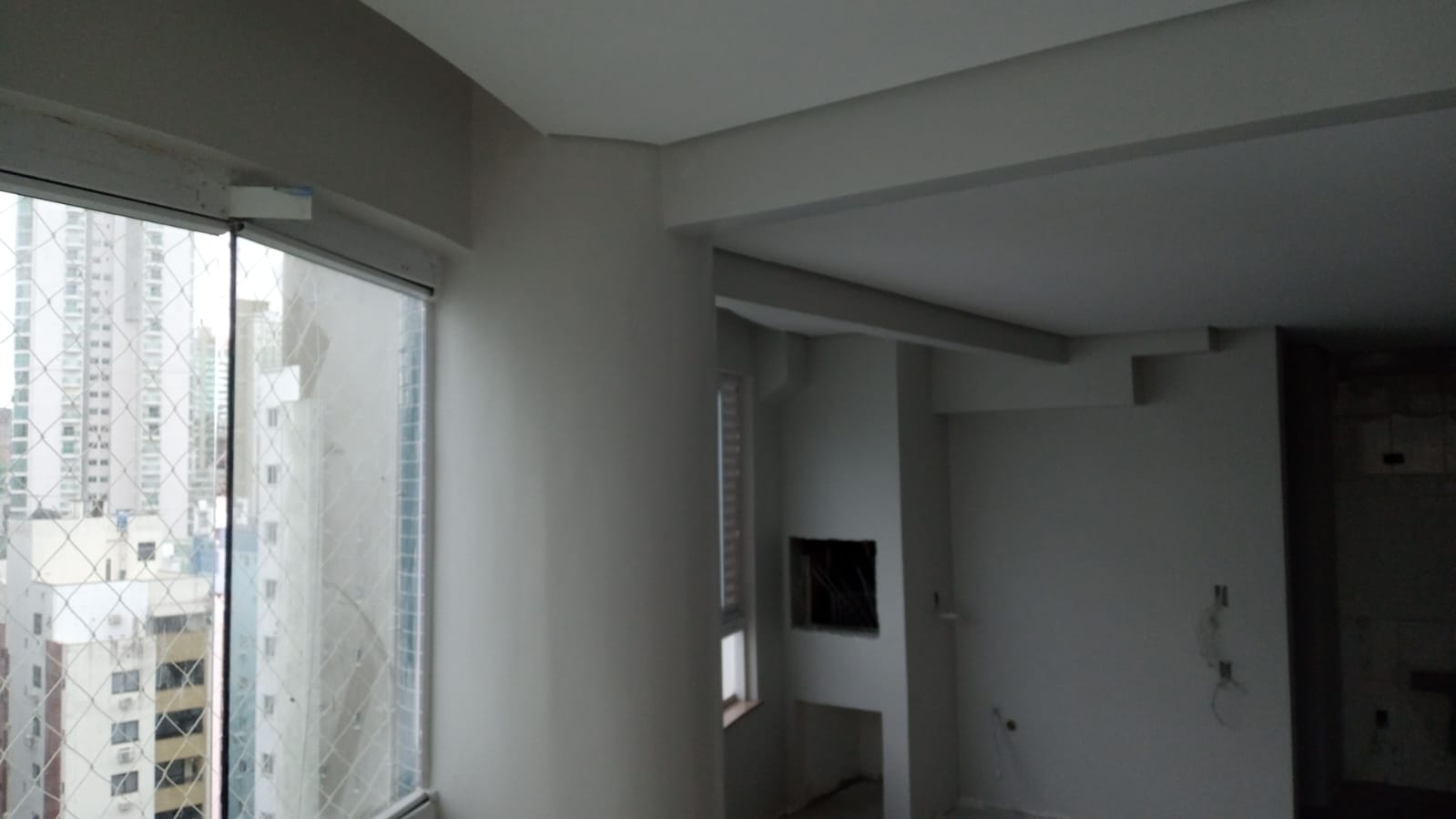 Apartamento pintado em obra