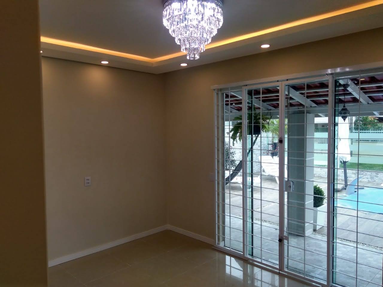 Sala com pladur e sanca LED